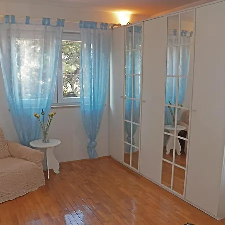 Apartment House Dubravka 1946 Pula