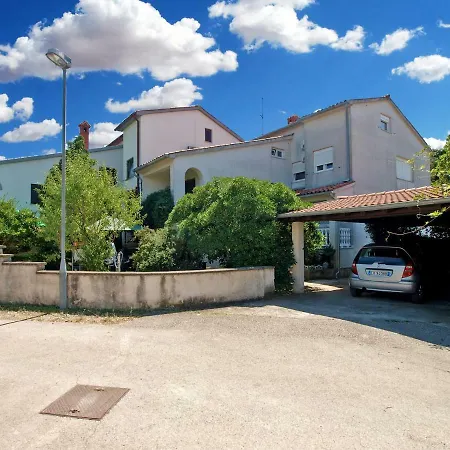 House Dubravka 1946 Pula