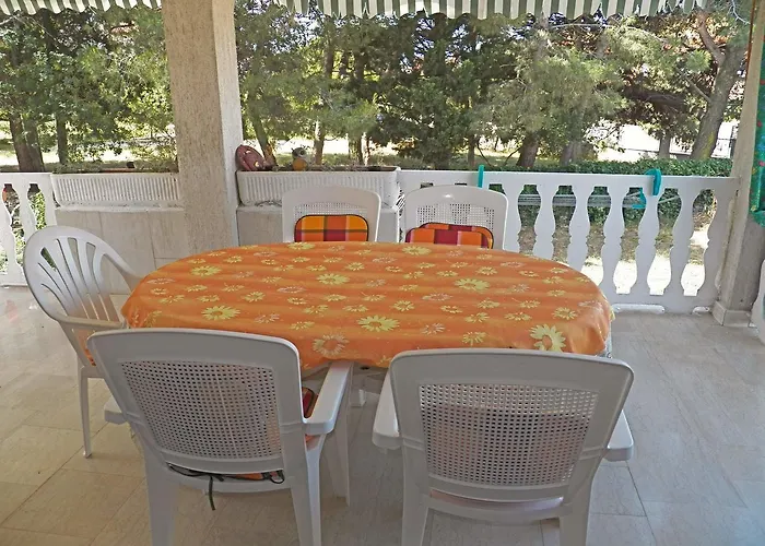 House Dubravka 1946 아파트