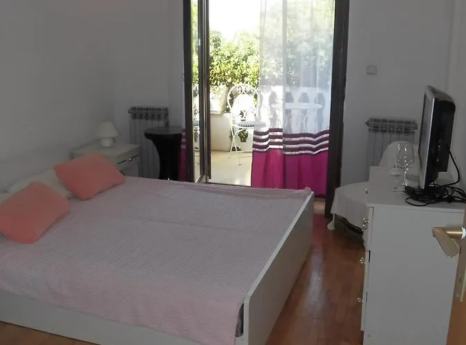 House Dubravka 1946 아파트