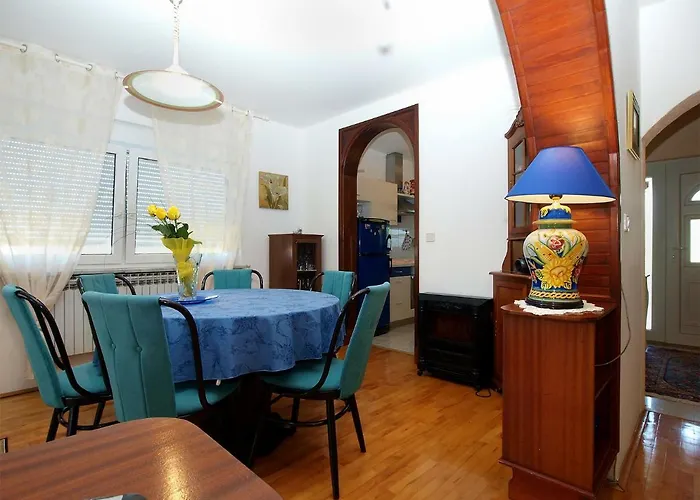 아파트 House Dubravka 1946 *