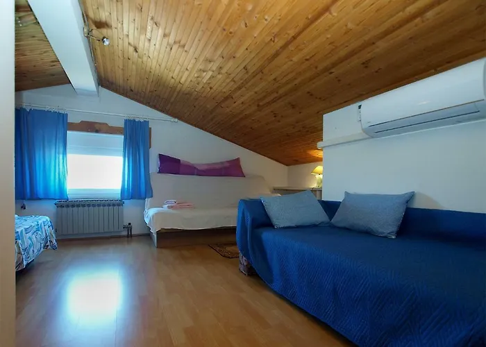 House Dubravka 1946 * 풀라