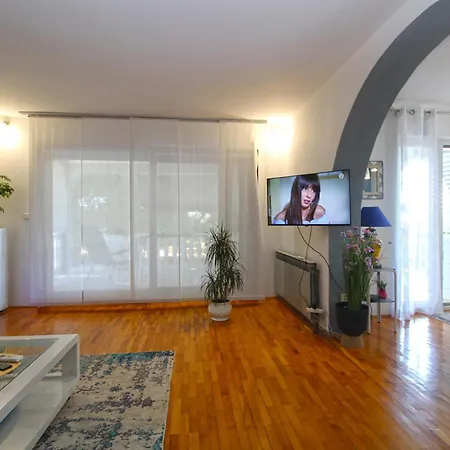 House Dubravka 1946 Apartmán