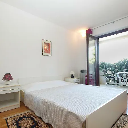 House Dubravka 1946 Lägenhet Pula