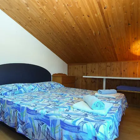 House Dubravka 1946 * פולה