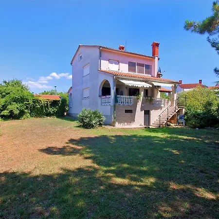House Dubravka 1946 דירה