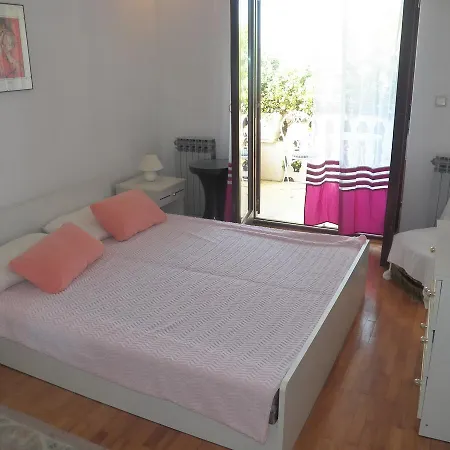 House Dubravka 1946 * Pola