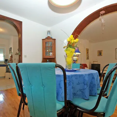 House Dubravka 1946 * Pola