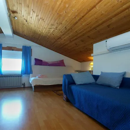 House Dubravka 1946 * Pola